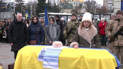 Зі старшим солдатом Дмитром Паскарем попрощалися у Рівному Зі старшим солдатом Дмитром Паскарем попрощалися у Рівному