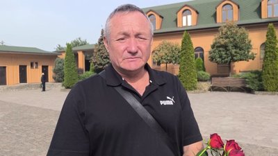 У Кривому Розі поховали загиблого через удар по управлінню поліції Артема Баландіна У Кривому Розі поховали загиблого через удар по управлінню поліції Артема Баландіна