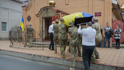"Дуже багато життів він врятува". В Сумах прощалися з воїном Євгеном Воловиком "Дуже багато життів він врятува". В Сумах прощалися з воїном Євгеном Воловиком