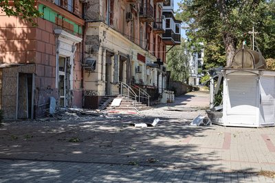 Удар "Молнією", перекриття траси М-14, антидронові сітки. Херсон у фото за тиждень Удар "Молнією", перекриття траси М-14, антидронові сітки. Херсон у фото за тиждень