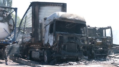 "Багато було вибухів: колеса вибухали, балони": очевидці про атаку РФ по гаражному кооперативу на околиці Чернігова "Багато було вибухів: колеса вибухали, балони": очевидці про атаку РФ по гаражному кооперативу на околиці Чернігова
