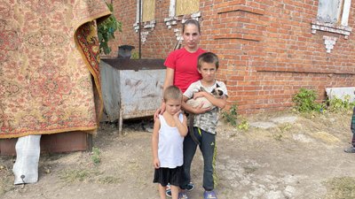 Богодухів, жінка з дітьми, мати та діти