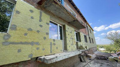 Утеплення фасаду у будинку на Рогані під Харковом Утеплення фасаду у будинку на Рогані під Харковом