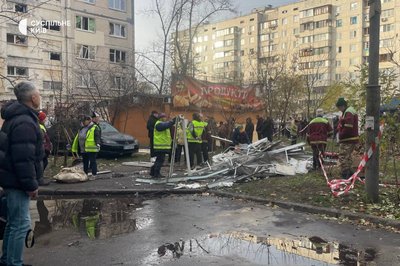"Батьки лише повернулися в Київ, а зараз їх дістають із заваленої квартири": кияни про нічний обстріл "Батьки лише повернулися в Київ, а зараз їх дістають із заваленої квартири": кияни про нічний обстріл