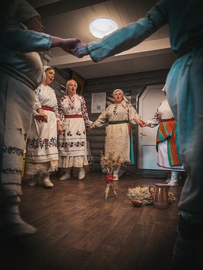 Хустка, вертеп, борщ з вишнями та обряд Івана Купала: традиції хочуть внести в обласний перелік елементів НКС Рівненщини Хустка, вертеп, борщ з вишнями та обряд Івана Купала: традиції хочуть внести в обласний перелік елементів НКС Рівненщини