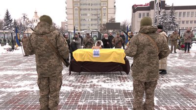 З 42-річним військовим Віктором Гогоєм попрощалися у Рівному З 42-річним військовим Віктором Гогоєм попрощалися у Рівному