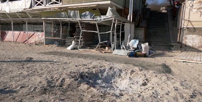 "Прилетів – наробив лиха": наслідки дронової атаки РФ на Одесу "Прилетів – наробив лиха": наслідки дронової атаки РФ на Одесу