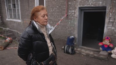 У Кам'янському невідомі розграбовують оселі, потрощені внаслідок обстрілу РФ 6 листопада У Кам'янському невідомі розграбовують оселі, потрощені внаслідок обстрілу РФ 6 листопада