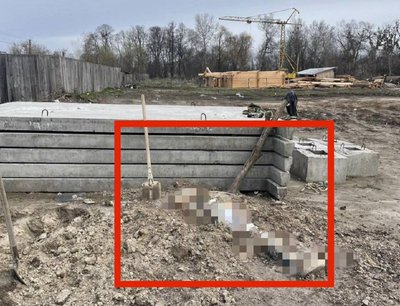 За розстріл мирного мешканця Гостомеля судитимуть двох військових РФ. Фото місця злочину. За розстріл мирного мешканця Гостомеля судитимуть двох військових РФ. Фото місця злочину.