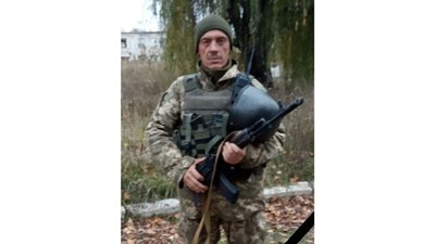 У двох громадах на Чернігівщині попрощалися із захисниками Павлом Алєксєєвим та Русланом Єфіменком У двох громадах на Чернігівщині попрощалися із захисниками Павлом Алєксєєвим та Русланом Єфіменком