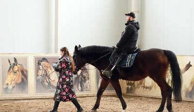 У Хмельницькому поранених військових реабілітують за допомогою іпотерапії У Хмельницькому поранених військових реабілітують за допомогою іпотерапії