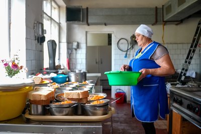 “Це дорослі діти, які хочуть уваги”: як Атинський чоловічий психоневрологічний інтернат облаштовується на Роменщині “Це дорослі діти, які хочуть уваги”: як Атинський чоловічий психоневрологічний інтернат облаштовується на Роменщині