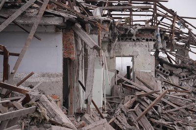 "Діти приходили – плакали": війська РФ КАБами зруйнували ліцей прифронтової громади Дніпропетровщини