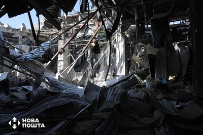 В Одесі через атаку БпЛА постраждало відділення "Нової пошти" В Одесі через атаку БпЛА постраждало відділення "Нової пошти"