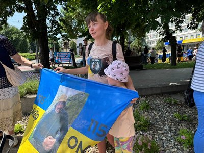 У Черкасах відбулася акція на підтримку полонених і зниклих безвісти У Черкасах відбулася акція на підтримку полонених і зниклих безвісти