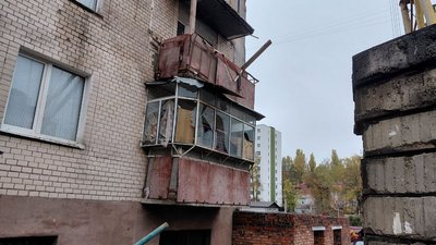 Як виглядають балкони після вибуху рік тому Як виглядають балкони після вибуху рік тому