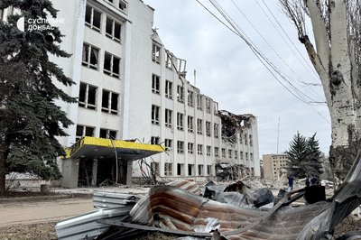 "Сьогодні був невимовний жах". Жителі Краматорська розказали про удар півтонною бомбою по середмістю "Сьогодні був невимовний жах". Жителі Краматорська розказали про удар півтонною бомбою по середмістю