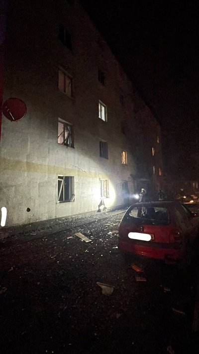 Над Одещиною збили 32 дрони: під час атаки пошкодило цивільні будівлі, є травмовані Над Одещиною збили 32 дрони: під час атаки пошкодило цивільні будівлі, є травмовані