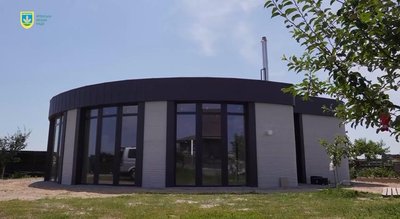 В Ірпені родина загиблого військового переїхала в дім, збудований за допомогою 3D-принтера В Ірпені родина загиблого військового переїхала в дім, збудований за допомогою 3D-принтера
