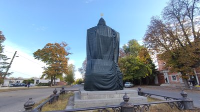 Пам’ятник на місці відпочинку Петра І у Полтаві можуть демонтувати: чому та хто проти Пам’ятник на місці відпочинку Петра І у Полтаві можуть демонтувати: чому та хто проти