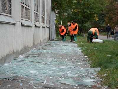 У Полтаві російський дрон влучив поблизу школи: близько 300 учнів були в укритті У Полтаві російський дрон влучив поблизу школи: близько 300 учнів були в укритті