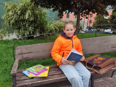 Дівчинка, книжки Дівчинка, книжки