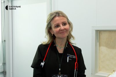 "Місія триватиме, поки не скінчиться війна": як лікарі із США надають допомогу українцям