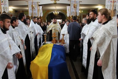 На Закарпатті попрощалися із загиблим військовим Михайлом Лендєлом На Закарпатті попрощалися із загиблим військовим Михайлом Лендєлом