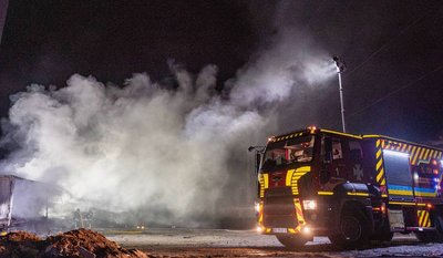 Внаслідок збиття БпЛА уламки впали на складські приміщення одного з підприємств області, де виникла пожежа площею 200 квадратних метрів Внаслідок збиття БпЛА уламки впали на складські приміщення одного з підприємств області, де виникла пожежа площею 200 квадратних метрів