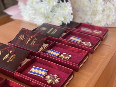 Ордени "За мужність" III ступеня вручили родинам дев'яти загиблих військових на Рівненщині Ордени "За мужність" III ступеня вручили родинам дев'яти загиблих військових на Рівненщині