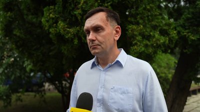 "Кулі пилюку підіймали під ногами": як жнивують на прифронтовій Сумщині "Кулі пилюку підіймали під ногами": як жнивують на прифронтовій Сумщині