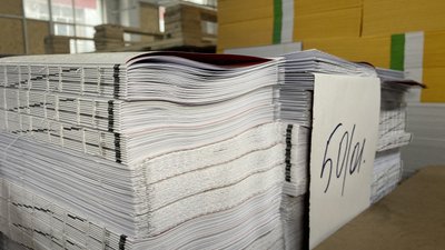 Пошкоджені книжки після удару РФ Пошкоджені книжки після удару РФ