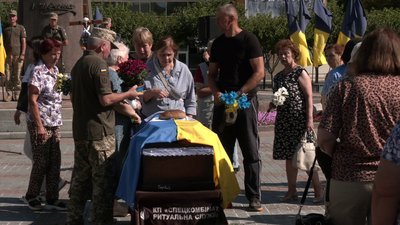 Їх вважали зниклими безвісти: із військовими Максимом Костюком та Ігорем Горевим попрощались у Рівному Їх вважали зниклими безвісти: із військовими Максимом Костюком та Ігорем Горевим попрощались у Рівному
