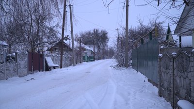 "Сподіваємось на краще, а що воно буде — не знаємо". Як живуть у Чаплиному, що за 22 км від лінії фронту "Сподіваємось на краще, а що воно буде — не знаємо". Як живуть у Чаплиному, що за 22 км від лінії фронту