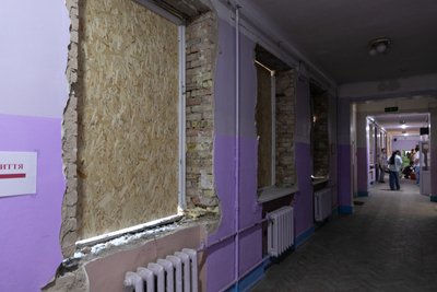У Києві після обстрілів відновлюють кожен десятий заклад освіти — КМДА У Києві після обстрілів відновлюють кожен десятий заклад освіти — КМДА