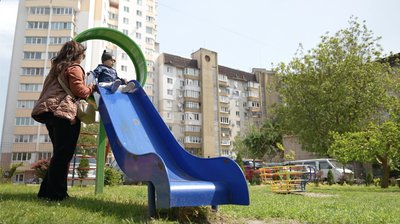 "В аварійному стані": хто і чиїм коштом має ремонтувати дитячі майданчики у Черкасах "В аварійному стані": хто і чиїм коштом має ремонтувати дитячі майданчики у Черкасах