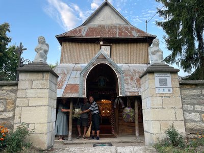 Відновлюють храм, Тернопільщина, серпень 2024 Відновлюють храм, Тернопільщина, серпень 2024