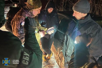 Переправляли людей призовного віку через державний кордон за шість тисяч доларів США — СБУ Рівненщини Переправляли людей призовного віку через державний кордон за шість тисяч доларів США — СБУ Рівненщини