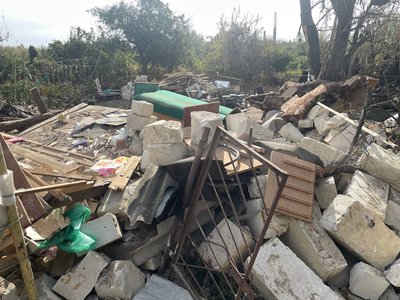“Виліз із вирви й пішов до сусіда”. Сум'янин вижив після прямого влучання безпілотника в будинок “Виліз із вирви й пішов до сусіда”. Сум'янин вижив після прямого влучання безпілотника в будинок