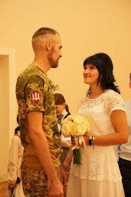 "Символічна дата для нас і для всієї України": у Черкасах на День Незалежності побрались 23 пари "Символічна дата для нас і для всієї України": у Черкасах на День Незалежності побрались 23 пари