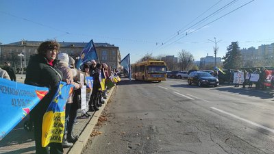 "Треба, щоб пам'ятали" — у Черкасах пройшла акція на підтримку полонених воїнів "Треба, щоб пам'ятали" — у Черкасах пройшла акція на підтримку полонених воїнів