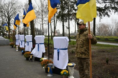 У селі на Черкащині відкрили Алею пам'яті Героїв російсько-української війни У селі на Черкащині відкрили Алею пам'яті Героїв російсько-української війни