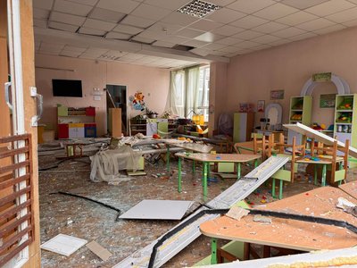 "Хлопчик кричав: "Ми зараз помремо" — працівниці дитячого центру у Дніпрі, який пошкодило через ракетну атаку "Хлопчик кричав: "Ми зараз помремо" — працівниці дитячого центру у Дніпрі, який пошкодило через ракетну атаку