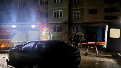 У Сумах "шахед" вдарив по багатоповерхівці У Сумах "шахед" вдарив по багатоповерхівці