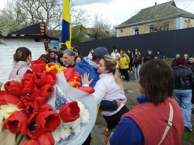 У селі на Черкащині зустріли захисника, який був у полоні майже два роки У селі на Черкащині зустріли захисника, який був у полоні майже два роки