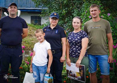 Школяр із Київщини знайшов гранату в траві, ще в одній громаді у приватному дворі причаїлась мінометна міна Школяр із Київщини знайшов гранату в траві, ще в одній громаді у приватному дворі причаїлась мінометна міна