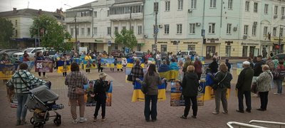 Акція в підтримку полонених та зниклих безвісти розпочалась у Хмельницькому Акція в підтримку полонених та зниклих безвісти розпочалась у Хмельницькому