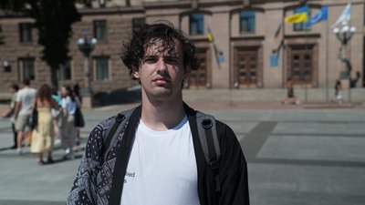 "Життя НАБУ та САП є важливим": люди вийшли на акцію проти закону 12414 у Миколаєві "Життя НАБУ та САП є важливим": люди вийшли на акцію проти закону 12414 у Миколаєві