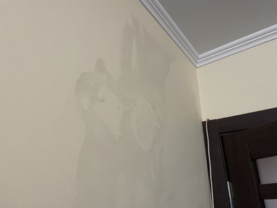 У квартирах зруйнованого ракетою будинку у Полтаві мокрі стіни: чому не відновлюють будівлю У квартирах зруйнованого ракетою будинку у Полтаві мокрі стіни: чому не відновлюють будівлю
