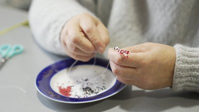 Традиційні українські прикраси з бісеру: вінницькі майстрині виготовляють силянки Традиційні українські прикраси з бісеру: вінницькі майстрині виготовляють силянки